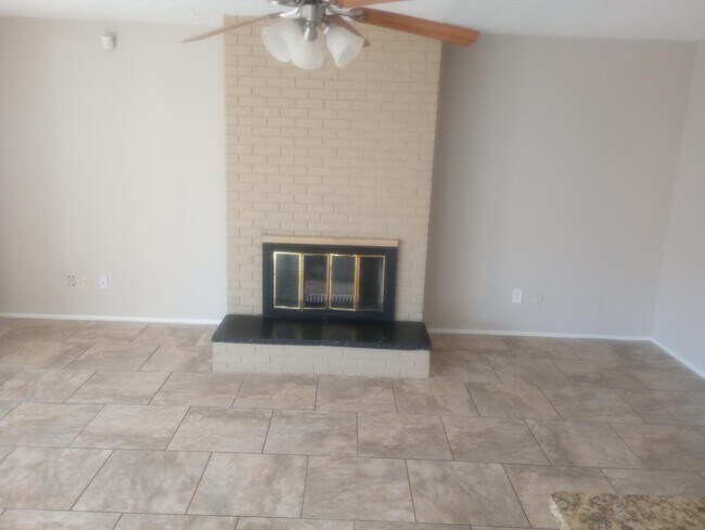 Foto del edificio - 11808 Lexington Ave NE