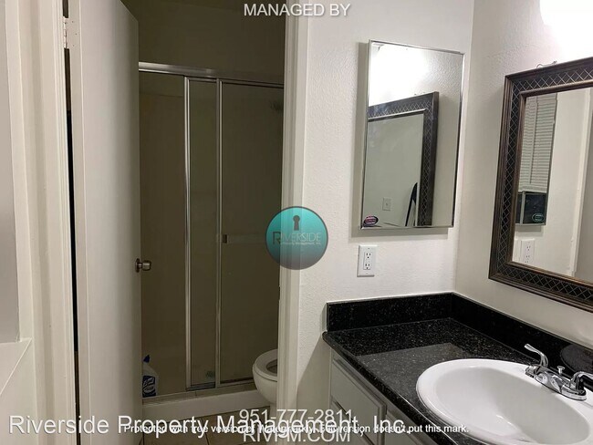 Building Photo - 3 br, 2 bath House - 1124 Massachusetts Ave