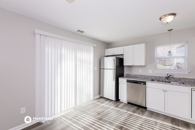 Foto del edificio - 806 Edgehill Dr