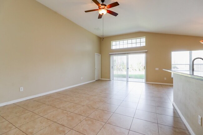 Building Photo - 5612 Terrain De Golf Dr