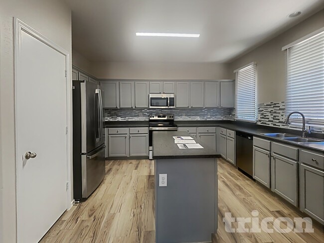 Foto del edificio - 3812 S 54th Glen