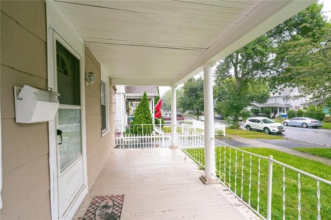 Foto del edificio - 223 Lincoln Ave