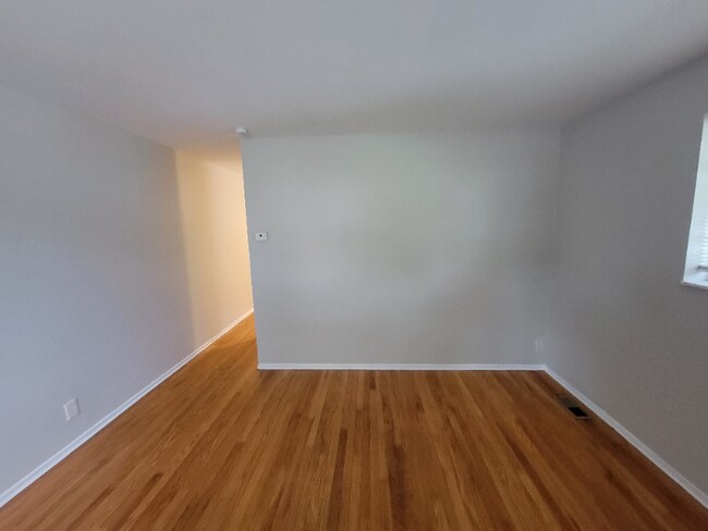 Building Photo - 3222 Airway Ave
