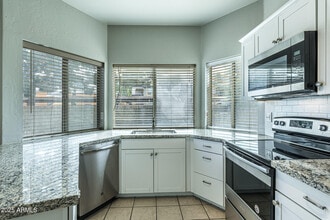 Building Photo - 4641 E Towne Ln