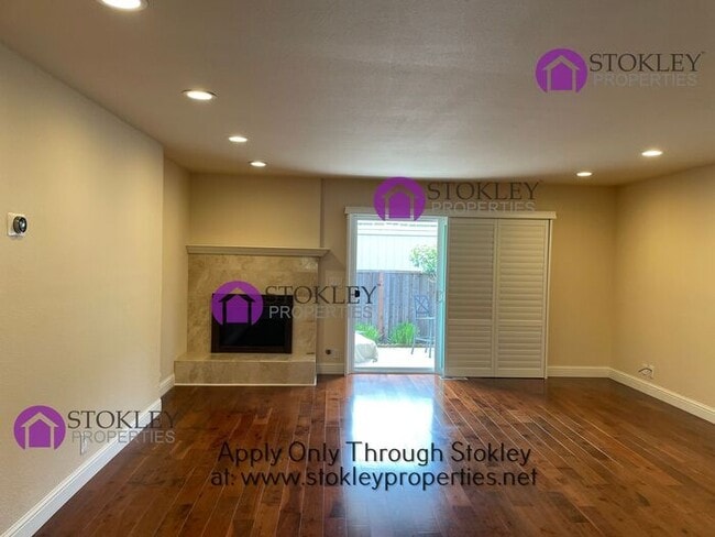 Building Photo - 105 Miramonte Dr