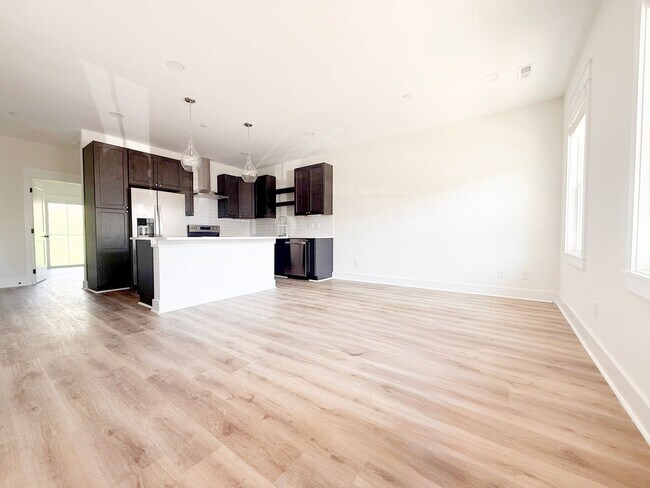 Building Photo - 3-Bedroom + Flex Room at Highbury