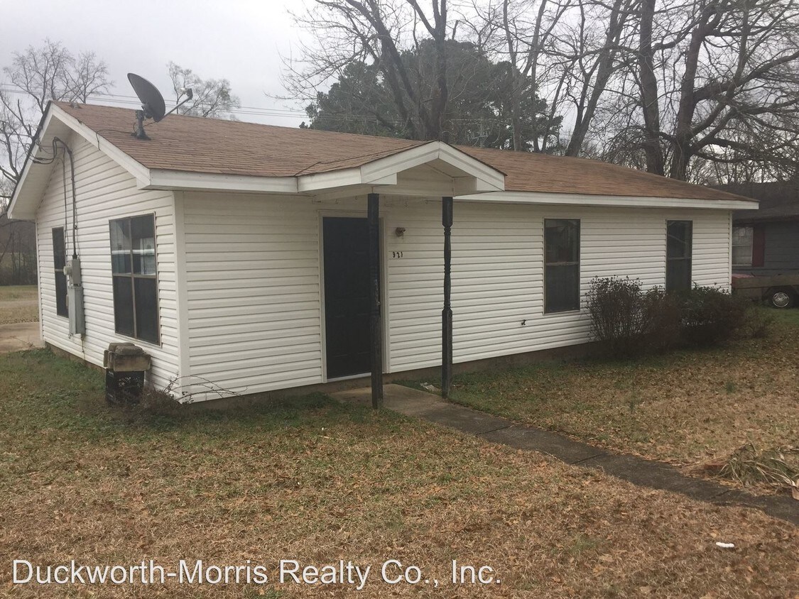 Primary Photo - 3 br, 1 bath House - 921 8th Avenue