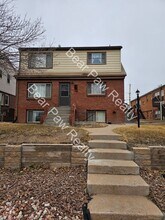 Building Photo - 708 W 1st Ave