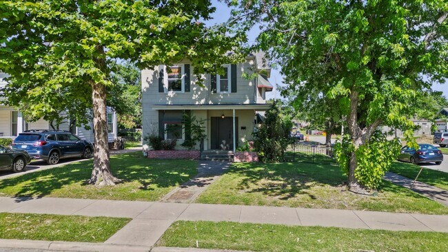 Building Photo - 1347 South Florence Avenue