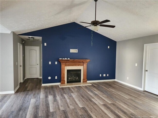 Building Photo - 3625 Crosswinds Dr