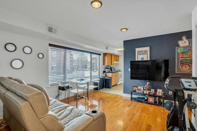 Foto del edificio - 7420 JFK Blvd E
