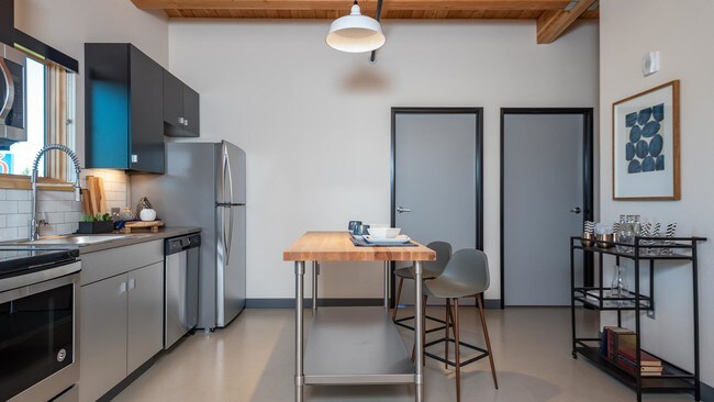 Building Photo - Sunshine Portland