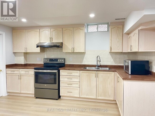 Building Photo - 485 English Rose Ln