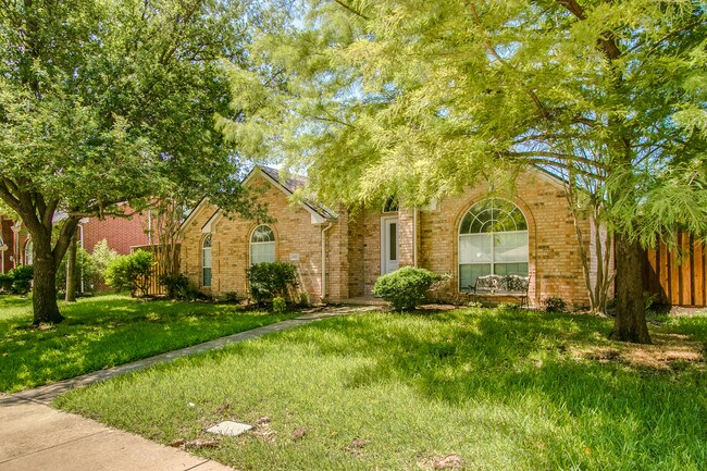 Front - 409 Lancashire Dr