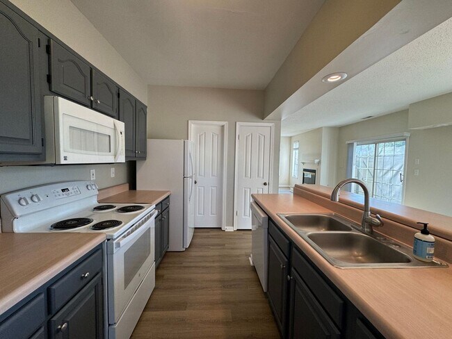 Building Photo - Welcome to this beautifully renovated deta...