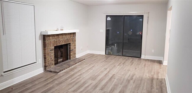 Building Photo - 14815 Winding Creek Ct