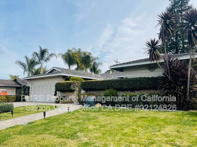 Building Photo - 1048 Savannah Drive