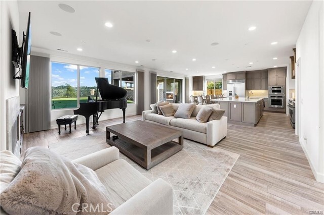 Foto del edificio - 16471 Viewcrest Rd