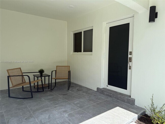 Building Photo - 1243 NW 25th St