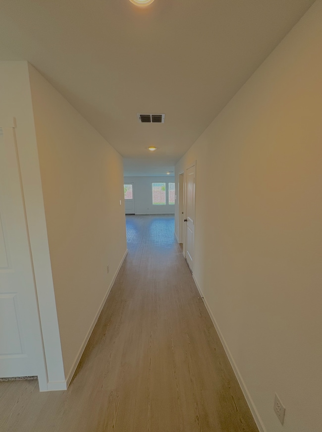 Building Photo - 15020 Reyes Rd