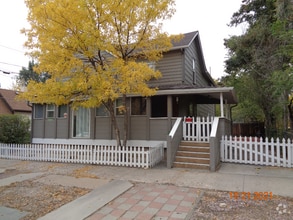Building Photo - 218 N Spruce St