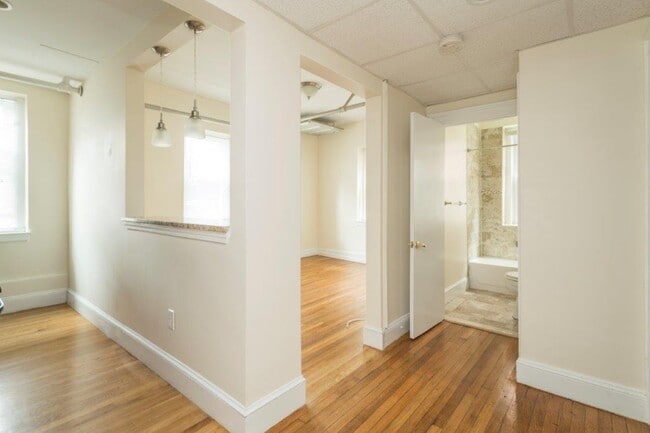 Foto del edificio - 136 Highland Ave