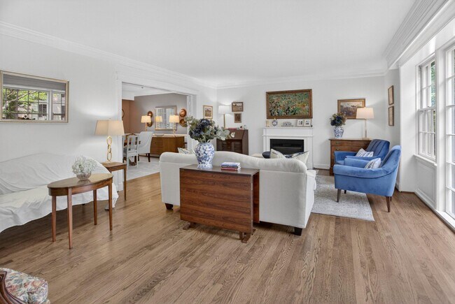 Foto del edificio - 5973 Searl Terrace
