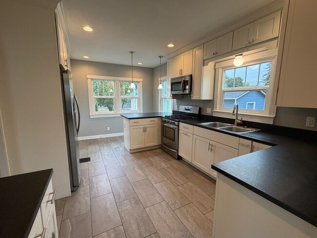 Foto del edificio - 3 Bedroom 1.5 Bath Single Family house on ...