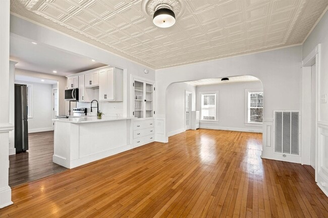 Building Photo - 26 Reservoir Ave