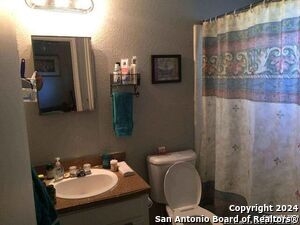 Foto del edificio - 1455 Hillcrest Dr