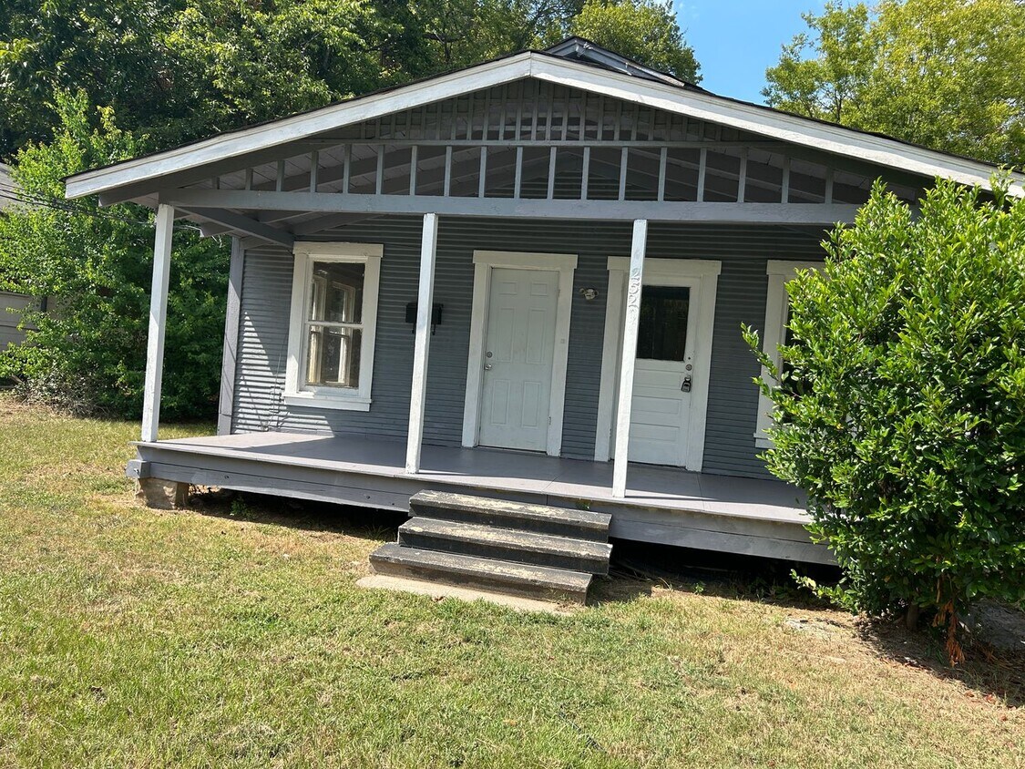 Foto principal - 2520 Emery St