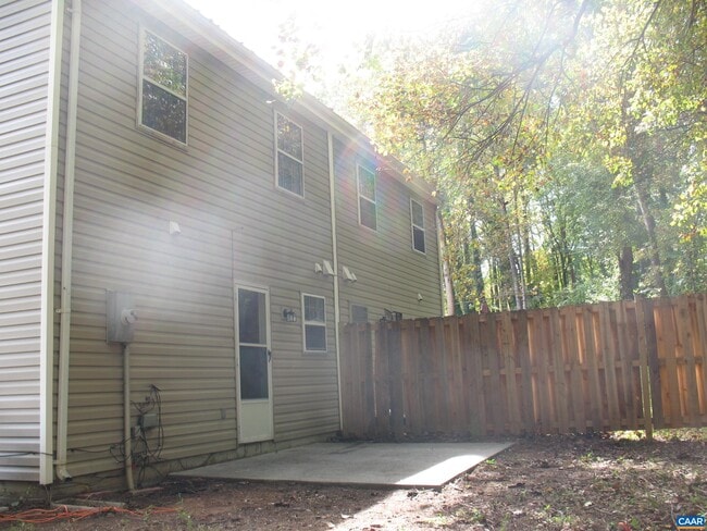 Building Photo - 270 Albert Ct