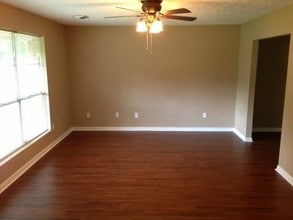 Building Photo - 1601 Salmon Dr
