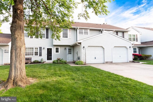 Building Photo - 2 Fairfax Ct