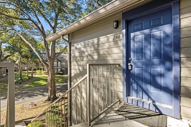 Building Photo - 962 Newcastle Cir