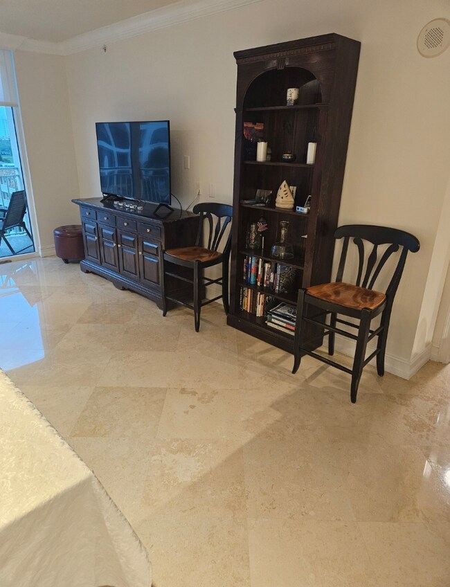 Foto del edificio - 99 SE Mizner Blvd
