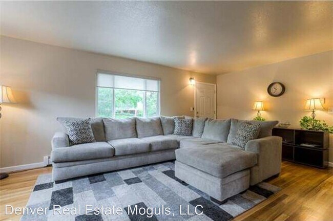 Building Photo - 3 br, 2 bath House - 4765 E. Iliff Ave.