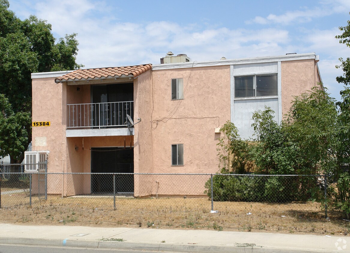 Foto del edificio - 15384 Perris Blvd