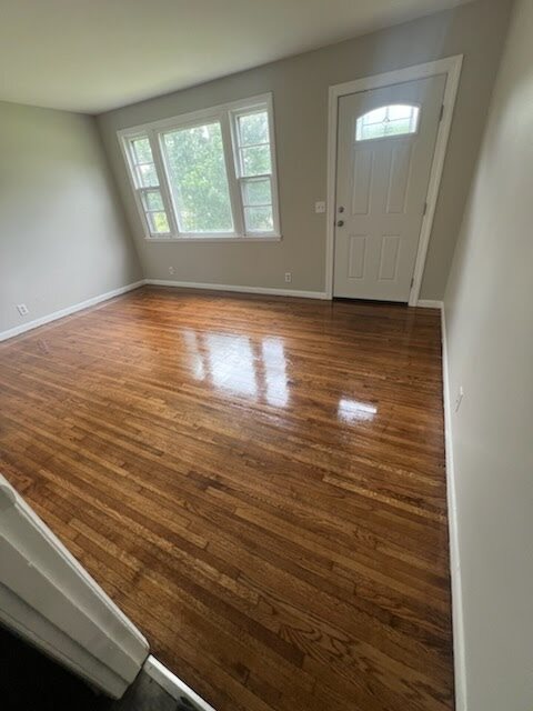 Photo - 339 Glenpark Dr House