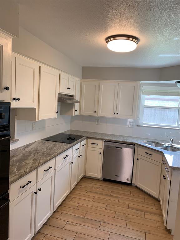 Building Photo - 12219 Chartwell Dr