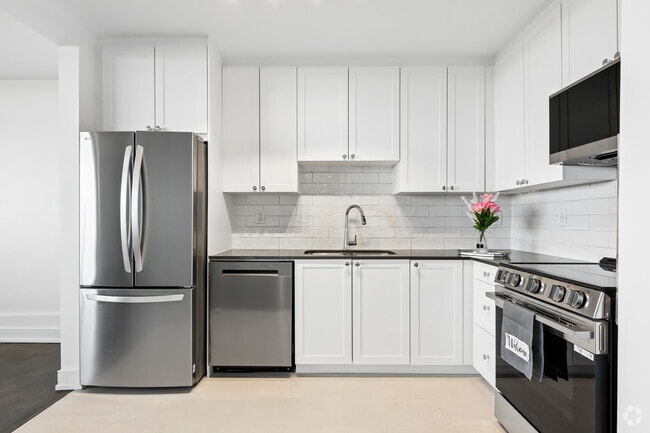 3BR, 1.5BA - 1,246SF - Kitchen - 25 Fisherville