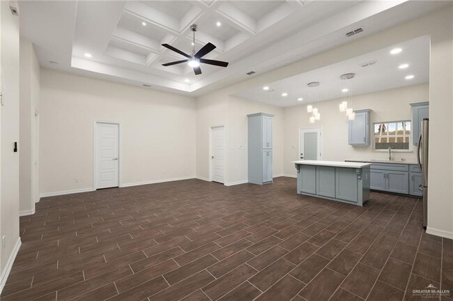 Building Photo - 3107 E Tamarindo Ave