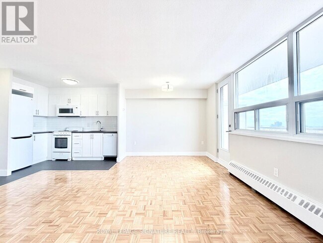 Photo du bâtiment - 1500 Bathurst St