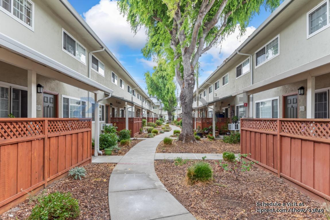 Foto principal - 680 Fargo Ave