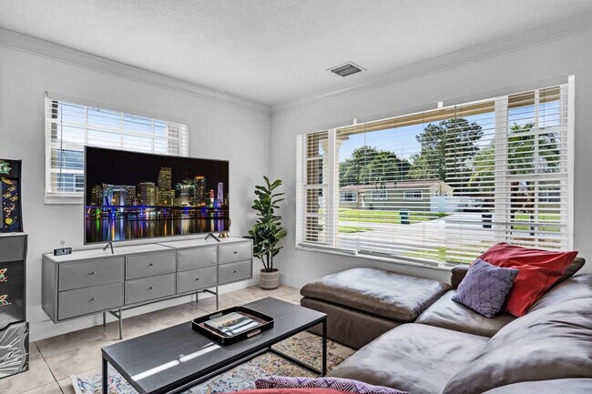 Foto del edificio - 18715 NW 10th Ct