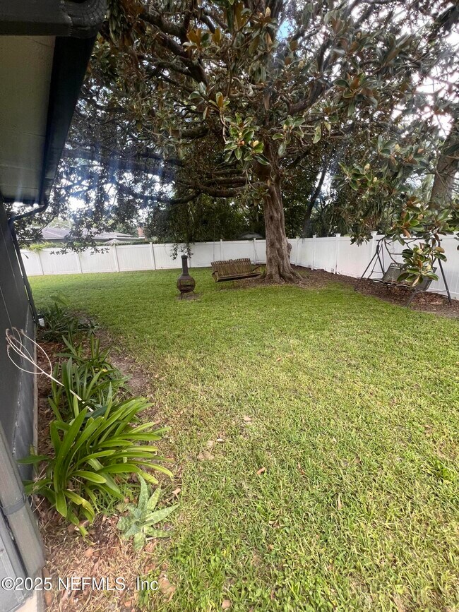 Foto del edificio - 905 Montego Rd E