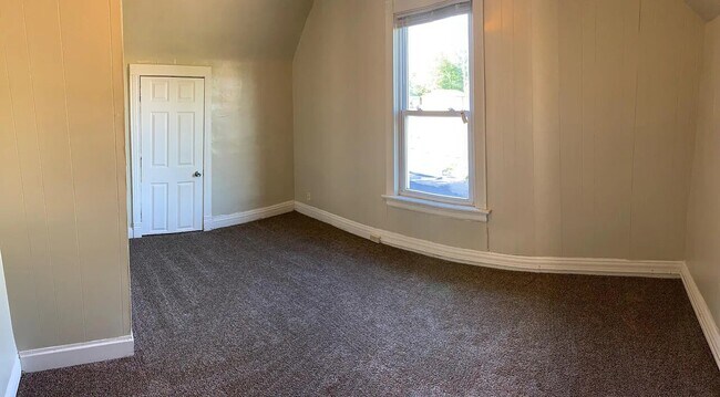 Foto del edificio - 1031 E 3rd St