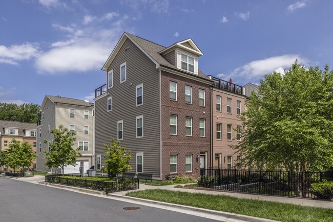 Building Photo - 2375 Wyeth St