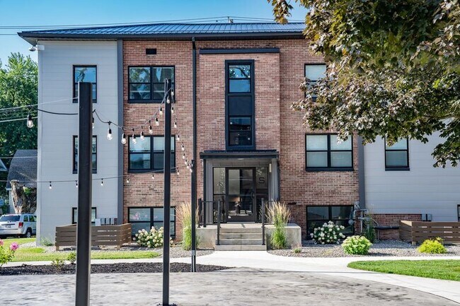 Foto del edificio - 1823 Griswold Dr