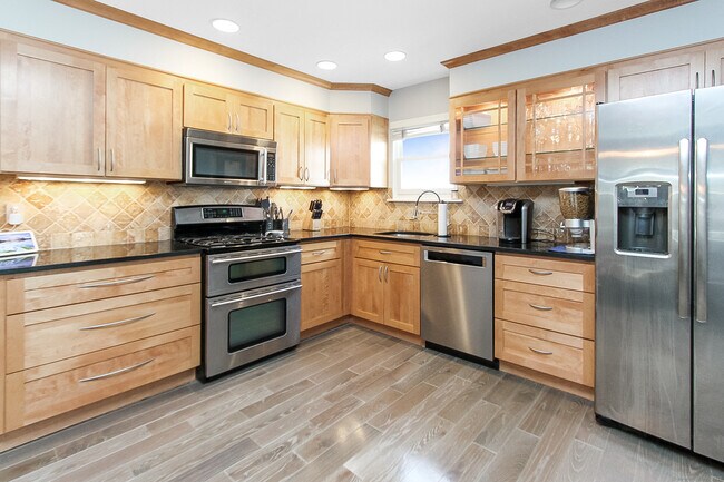 Foto del edificio - 43 Waterbury Ave